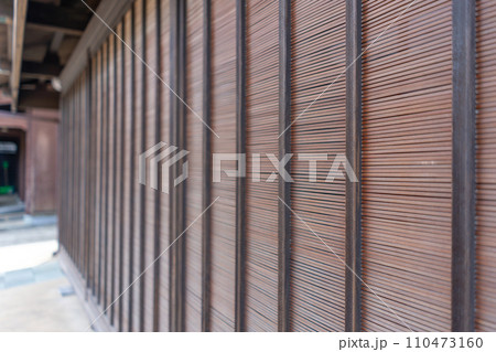 富山県　古民家が軒を連ねる東岩瀬町の町並み　簾虫籠（すむしこ） 110473160