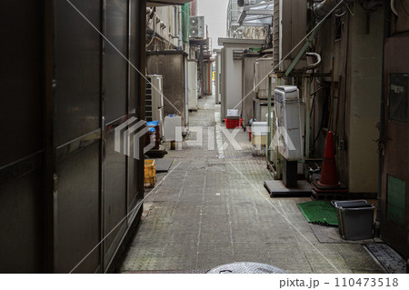 路地裏の風景 路地裏の風景 110473518