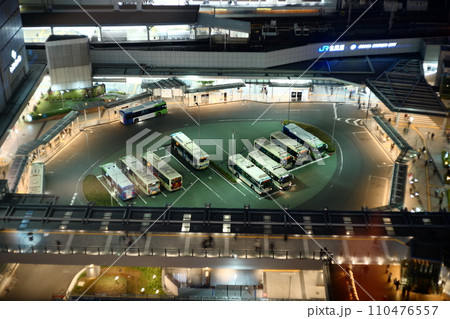 大阪駅バスロータリー 110476557