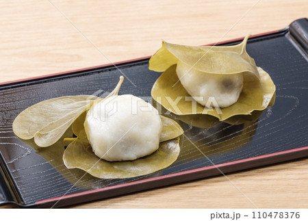 いばらまんじゅう　郷土菓子　和菓子　日本のお菓子　いばら餅　郷土料理 110478376