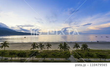 ベトナム・ダナン 早朝のミーケービーチ / Da Nang, Vietnam ベトナム・ダナン 早朝のミーケービーチ / Da Nang, Vietnam 110479565