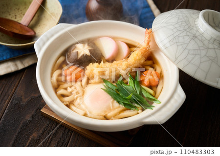 鍋焼きうどん 鍋焼きうどん 110483303