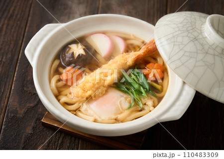鍋焼きうどん 鍋焼きうどん 110483309