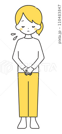 黄色｜お辞儀をして謝罪する女性｜私服 110483847