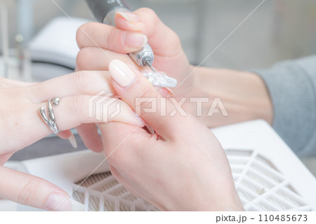 ネイルサロン_ネイルオフ_ネイルマシン3 110485673