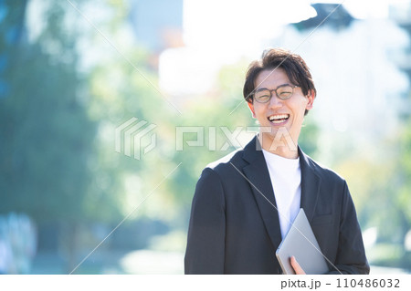 ビジネス・男性 110486032