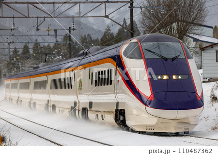 山形新幹線・E3系・SHINKANSEN 110487362