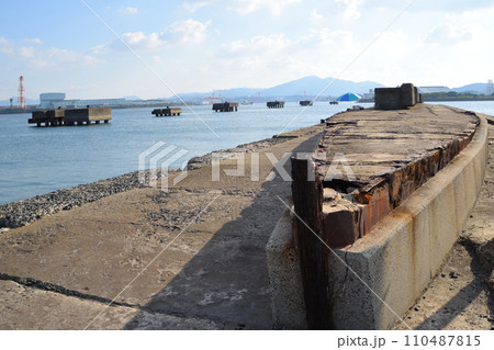 駆逐艦 柳 船体 響灘沈艦護岸 110487815