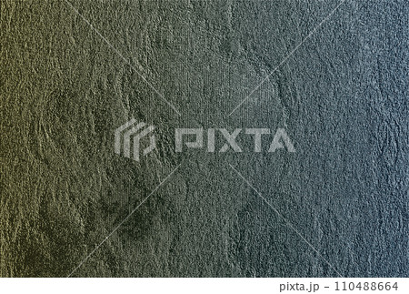 擦り減った古いカーペット 110488664