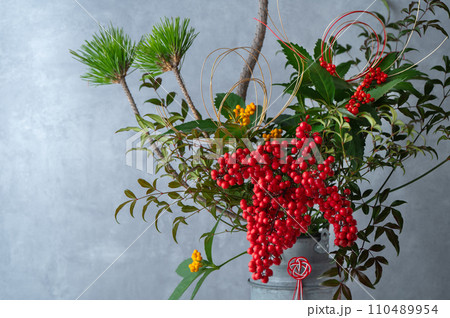 正月飾り 縁起の良い植物 新年のイメージ 正月飾り 縁起の良い植物 新年のイメージ 110489954