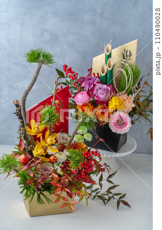 正月の美しい花飾り　新年のイメージ 110490028