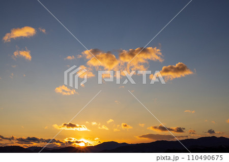 岩手県大船渡市碁石海岸の夕日 岩手県大船渡市碁石海岸の夕日 110490675