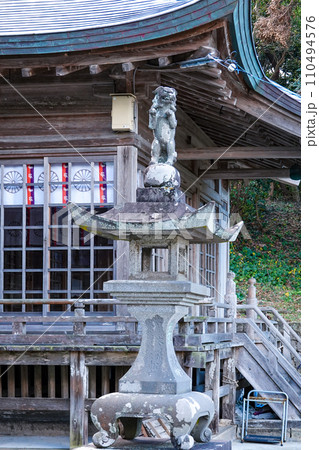 玄界灘見晴らす加部島の田島神社(佐賀県唐津市呼子町) 玄界灘見晴らす加部島の田島神社(佐賀県唐津市呼子町) 110494576