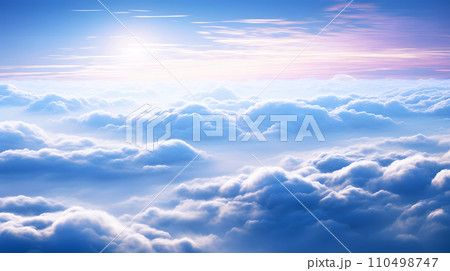 夕日に照らされた雲海 110498747