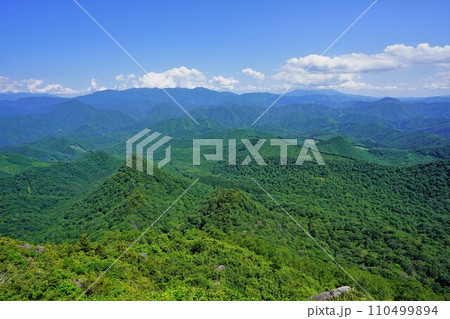 七ヶ岳山頂からの大左飛山・高原山 七ヶ岳山頂からの大左飛山・高原山 110499894