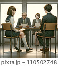 会議室で面接を受ける男女 110502748