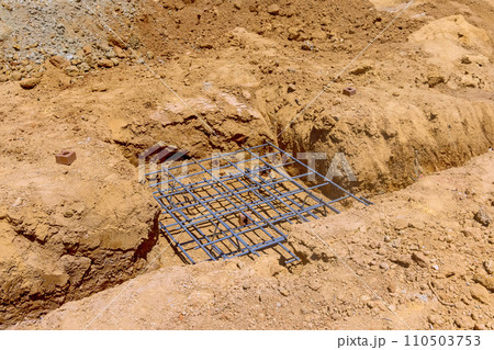 Having laid reinforcement of underground in trench, foundation can be poured Having laid reinforcement of underground in trench, foundation can be poured 110503753