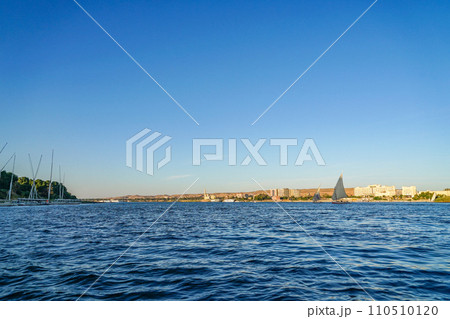 ヌビア村の風景 110510120