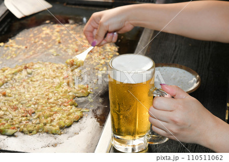 もんじゃ焼きと生ビール 110511062