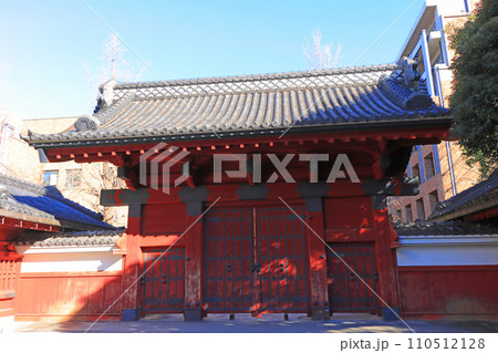 東京都文教区、東京大学赤門の風景 東京都文教区、東京大学赤門の風景 110512128