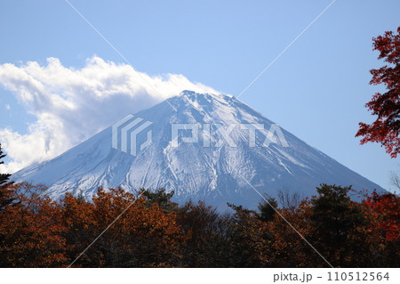 秋の富士山 110512564