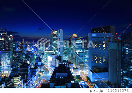 大阪駅前第3ビルからの夜景 110513378