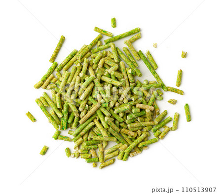 Green filler for cat litter box close up 110513907