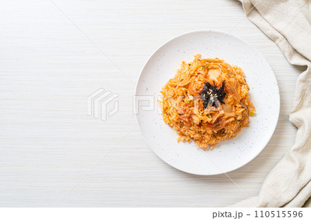 kimchi fried rice with seaweed and white sesame 110515596