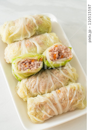 Minced Pork Wrapped in Chinese Cabbage or Steamed Cabbage Stuff Mince Pork 110515597