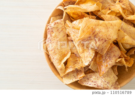 Crispy Sweet Taro Chips - snack Crispy Sweet Taro Chips - snack 110516789
