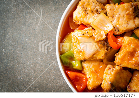 fish stew with tomato and pepper 110517177