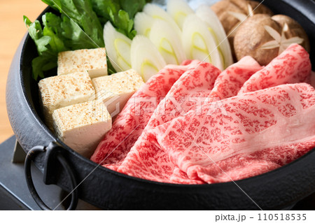 すき焼き肉　国産和牛　肩ロース 110518535