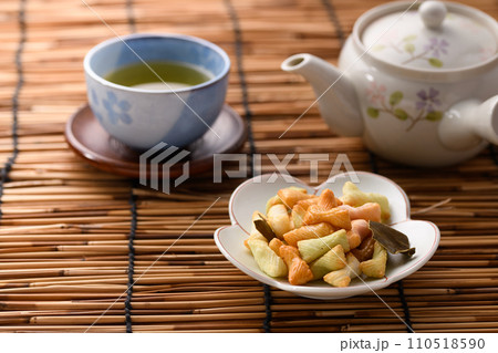 あられとお茶 110518590
