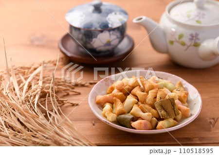 あられとお茶 110518595