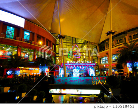 タイ・プーケット・パトンビーチの夜景・ジャンクセイロン 110519453