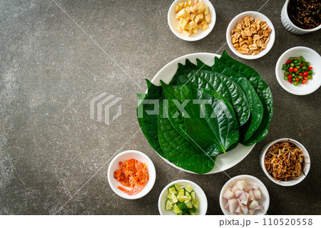 Miang kham - A royal leaf wrap appetizer 110520558