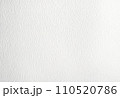 白い紙の背景テクスチャー 110520786