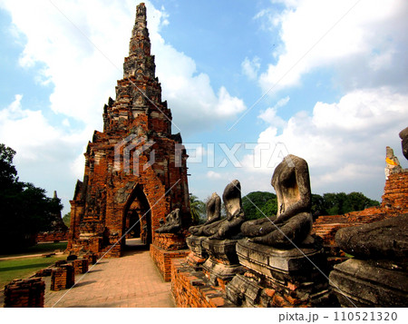 タイ・アユタヤ遺跡・ワットチャイワッタナーラーム 110521320
