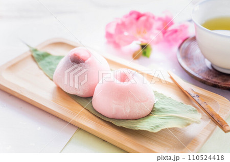 イチゴと小豆あんの大福 イチゴと小豆あんの大福 110524418