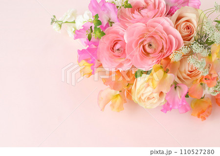 春のピンク系アレンジメント 110527280