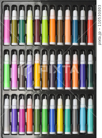 Colorful felt pens set in black box Colorful felt pens set in black box 110530803