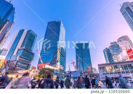 日本の東京都市景観 1月・賑わう渋谷。新年が素晴らしい時代になりますように…=令和6年1月12日 日本の東京都市景観 1月・賑わう渋谷。新年が素晴らしい時代になりますように…=令和6年1月12日 110530880