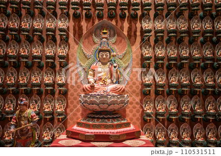 Sculpture statue at Buddha Tooth temple in Chinatown, Singapore Sculpture statue at Buddha Tooth temple in Chinatown, Singapore 110531511