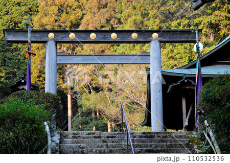 日向大神宮 石の階段と鳥居 日向大神宮 石の階段と鳥居 110532536
