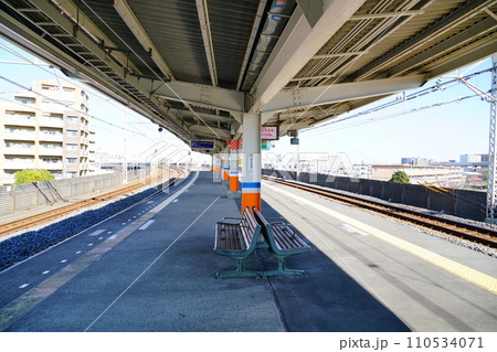 東武伊勢崎線小菅駅 東武伊勢崎線小菅駅 110534071