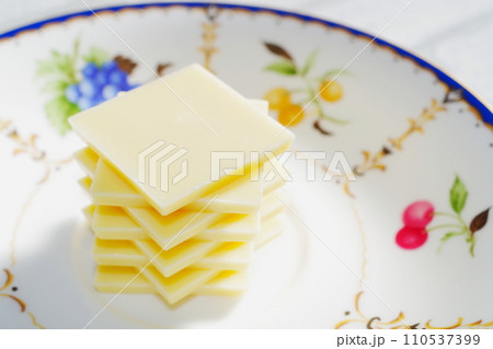 ホワイトチョコ ホワイトチョコ 110537399
