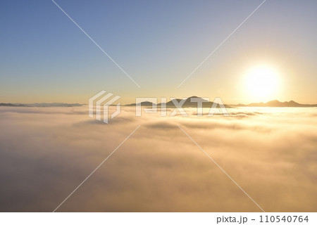 黒井城跡からの篠山盆地の丹波霧（雲海） 110540764