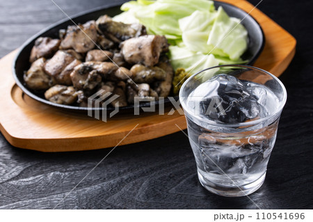 焼酎と地鶏焼き 110541696