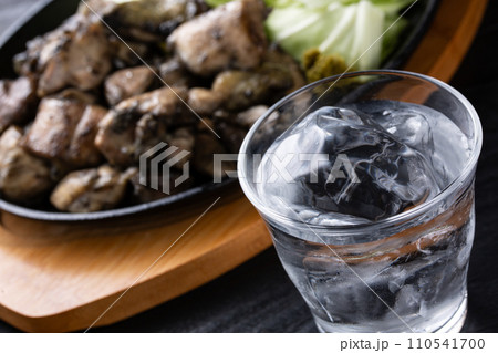 焼酎と地鶏焼き 110541700