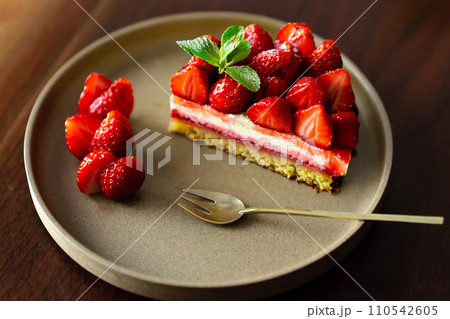 フレッシュいちごのタルト フレッシュいちごのタルト 110542605